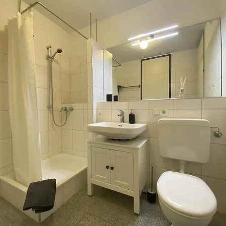 Kyanit Apartment: Free Parking + Pool + Netflix Wuppertal