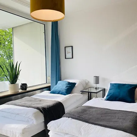 Appartement Kyanit Apartment: Free Parking + Pool + Netflix