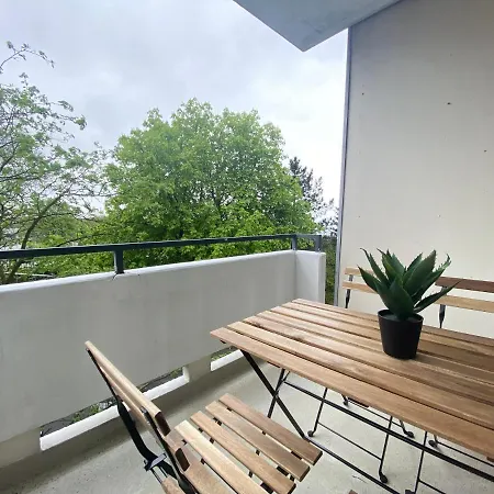 Appartement Kyanit Apartment: Free Parking + Pool + Netflix *