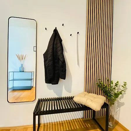 Kyanit Apartment: Free Parking + Pool + Netflix * Wuppertal