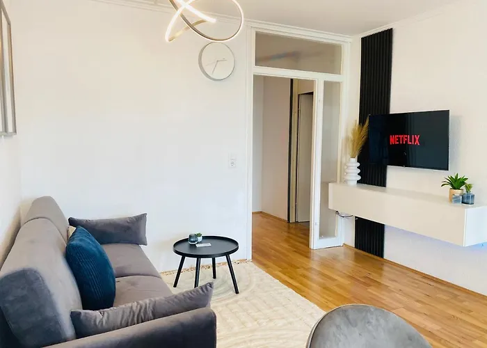 Kyanit Apartment: Free Parking + Pool + Netflix * Wuppertal