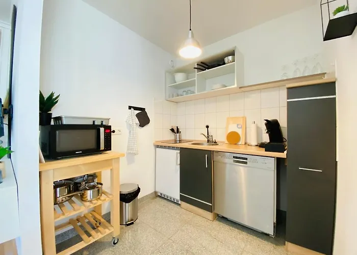 Kyanit Apartment: Free Parking + Pool + Netflix 伍珀塔尔